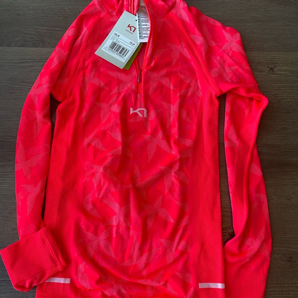 NWT Kari Traa Butterfly Half-Zip Base Layer Shock Color Size XS/S